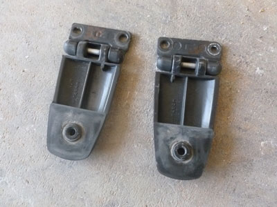 1998 Ford Expedition XLT - Rear Liftgate Window Hinges2